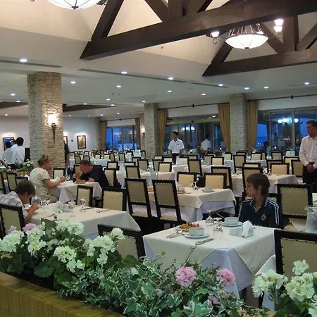 阿玛斯拉巴达酒店